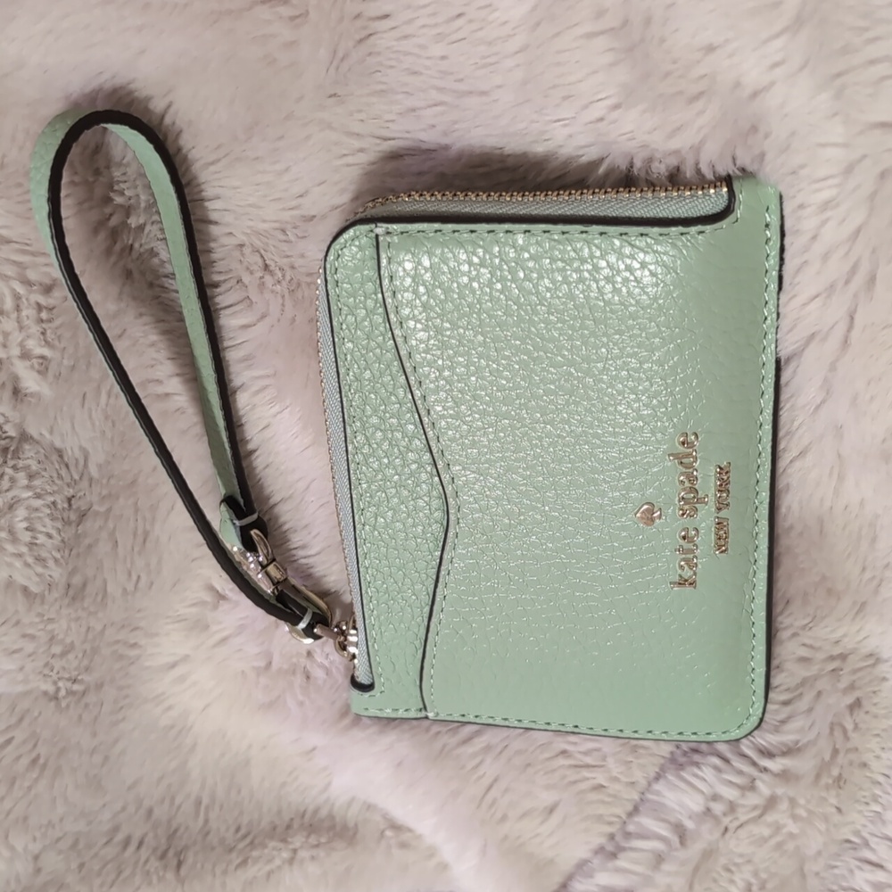 Light green wallet wristlet